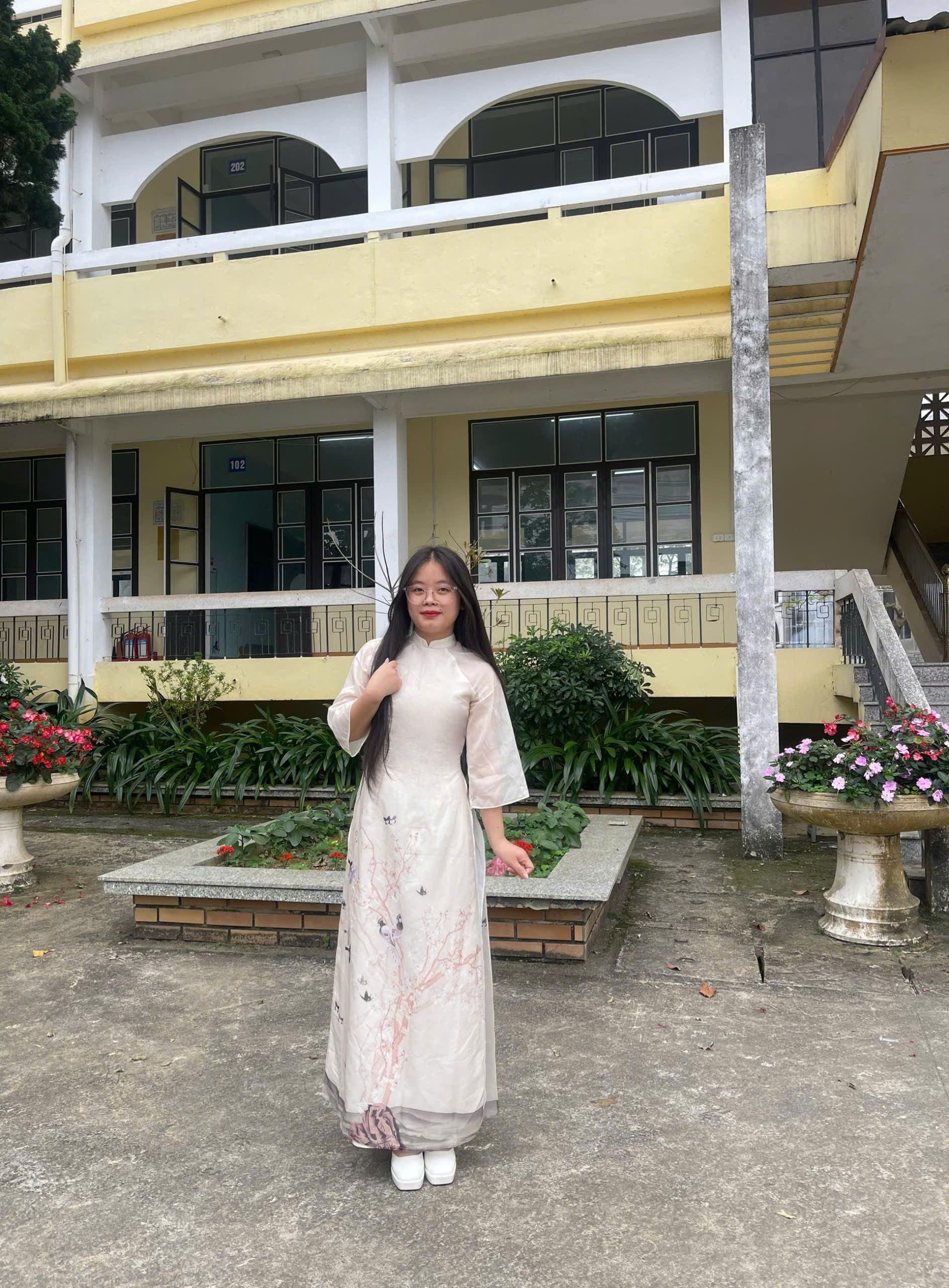 Vàng Thị Sinh 